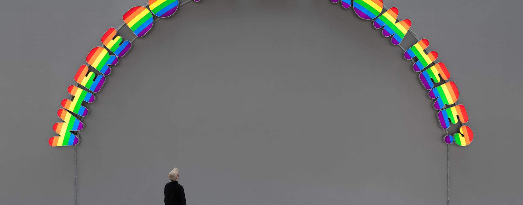 Der Regenbogen zieht sich durchs Werk von Ugo Rondinone, zurzeit im dänischen Arken Museum of Modern Art ausgestellt.