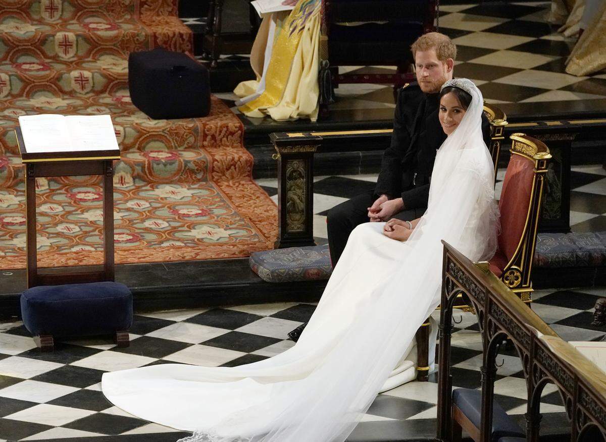 Die neue Herzogin von Sussex hat Anfang des Jahres die Entscheidung für Designerin Keller getroffen, teilte der Kensington-Palast zu Beginn der Hochzeit am 19. Mai mit.