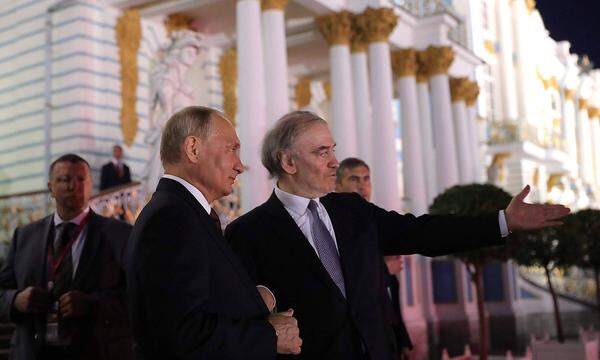 Viele Bilder gibt es von Putin und Gergiev - hier eins aus dem Jahr 2018. 