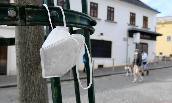  Ein virologisches Gutachten stellte eine Übereinstimmung der Virus-DNA aus den PCR-Proben der Angeklagten und des später Verstorbenen fest. (Symbolbild)