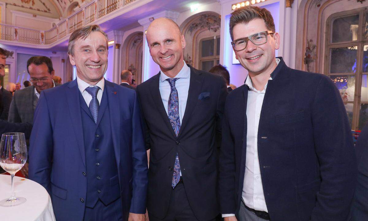 PwC Partner Peter Hadl, Rechtsanwalt Helmut Schmidt (Kanzlei Scherbaum Seebacher) und Parkside-CEO Christoph Platzer (v. l.).