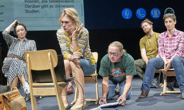 Tolle Charakterstudien, passgenau zum Zeitgeist (von links): Regina Fritsch, Lilith Häßle, Markus Hering, Maximilian Pulst und Zeynep Buyraç.