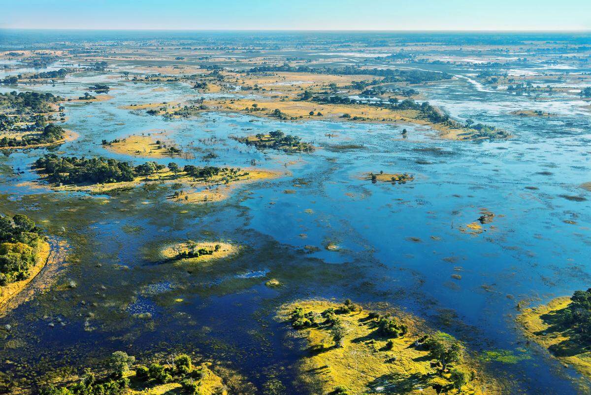 Im aktuellen Ranking sollten gezielt Outdoor-Erlebnisse im Vordergrund stehen. Auf Platz vier schafft es das Okavangodelta in Botswana. Es ist das Zuhause hunderter Tiere. Wenn im Okavango das Regenwasser aus dem Hochland von Angola in dieses "einzigartige Ökosystem" fließt, wächst es auf eine Fläche von fast 20.000 Quadratkilometer an.  