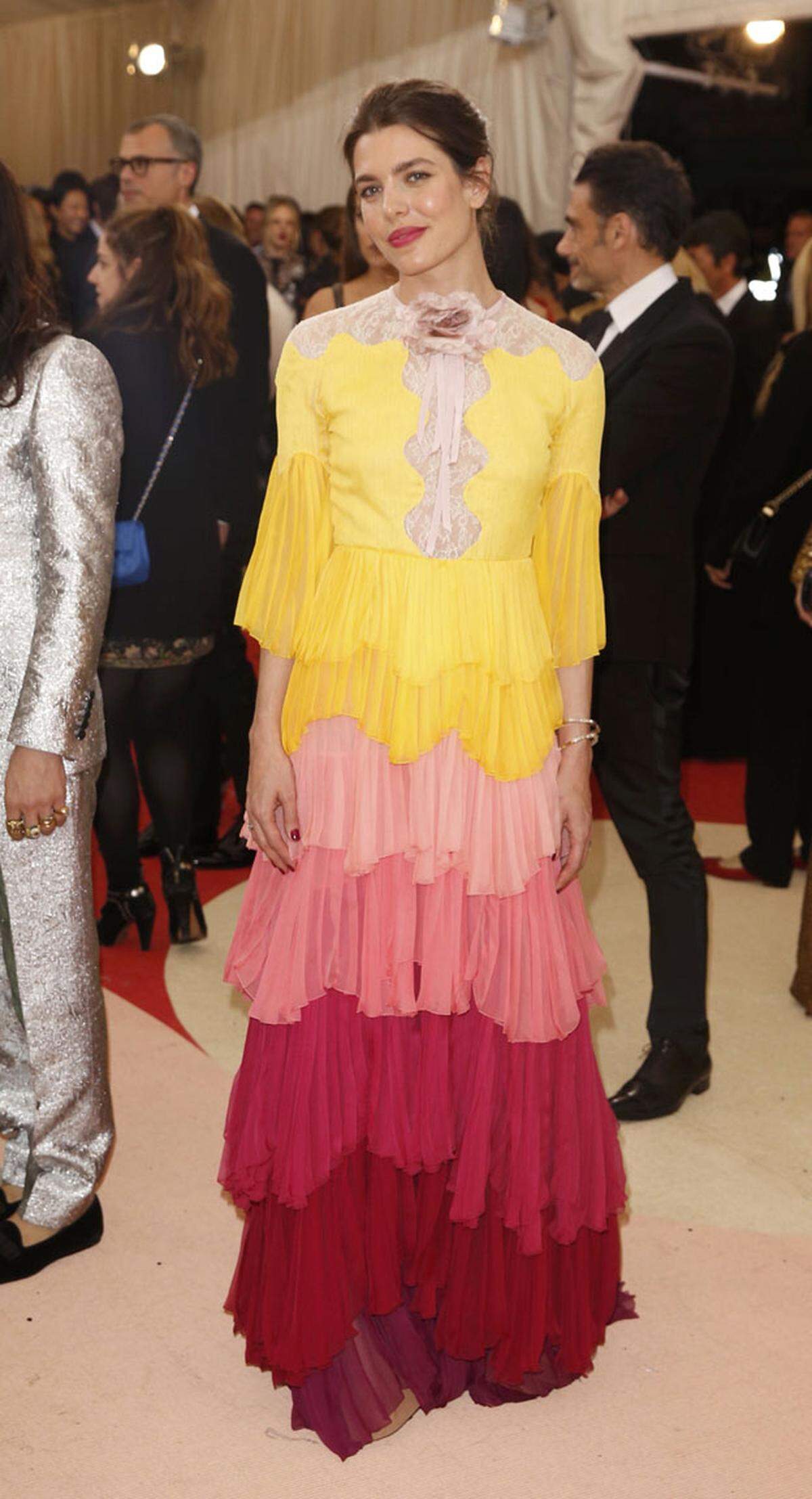 Charlotte Casiraghi in einer Farbpalette von Gucci.