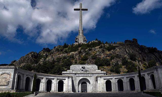 Das Grabmal samt Gefallenengedenkstätte von Ex-Diktator Franco im „Tal der Gefallenen".