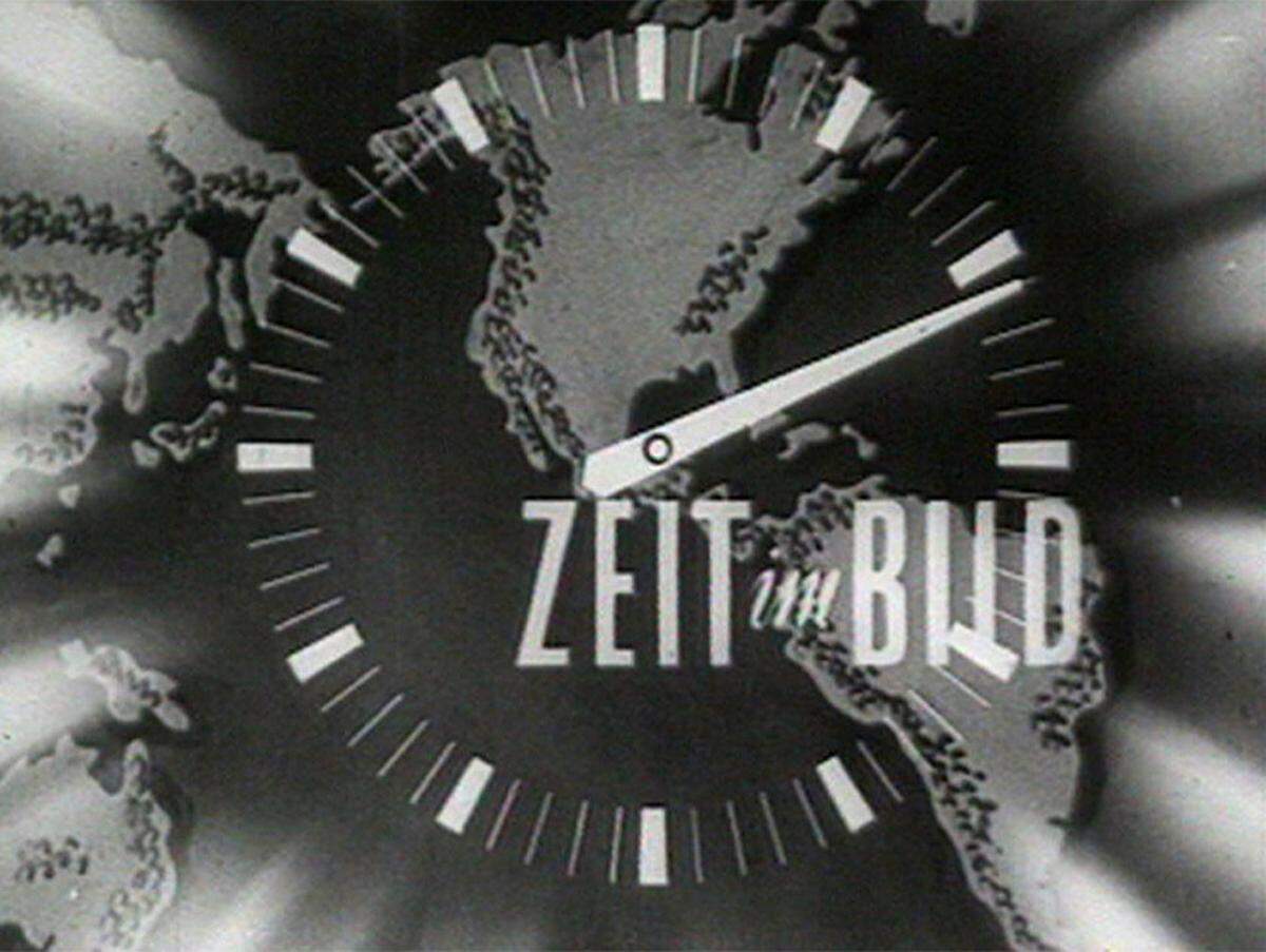 Ab Dezember 1955 gab es die "Zeit im Bild". Den Namen prägte der Fernsehjournalist Teddy Podgorski, später Generalintendant. Konzipiert wurde sie nach dem Vorbild der britischen BBC-Nachrichten "Nine O'Clock News" - mit Sprecher im Bild. Im Bild: Zeit im Bild Signation 1955.