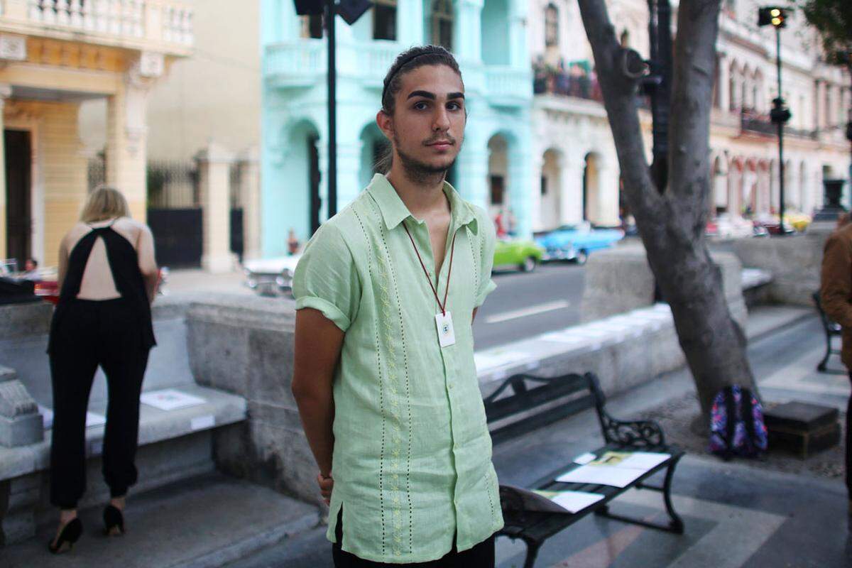 In der ersten Reihe nahm Antonio Castro, Enkel des ehemaligen Präsidenten Fidel Castro, Platz. Er ist selbst angehendes Model.  