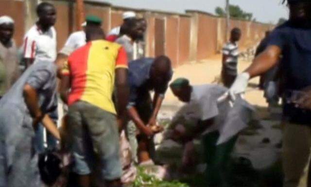 Aufnahmen nach den Selbstmordanschlägen in Nigeria