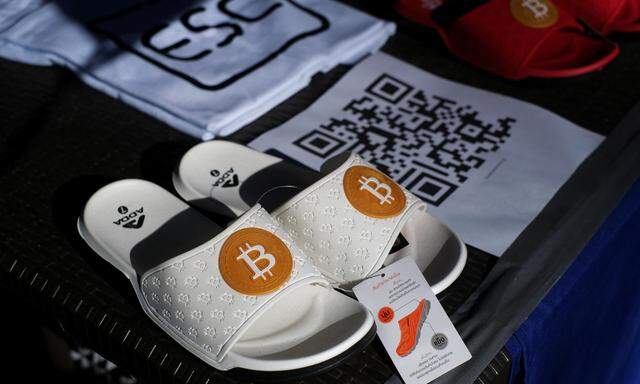Bitcoin-Souvenirs verkaufen sich gut. Doch warum finden viele das digitale Geld so faszinierend?