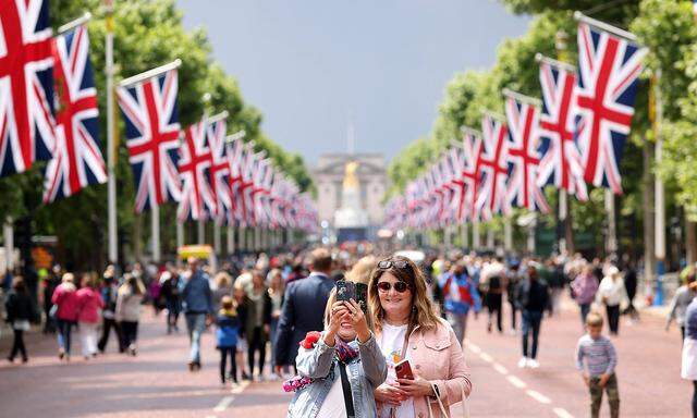 It is very busy along The Mall as preparations for the Platinum Jubilee celebrations for Queen Elizabeth II, are well un