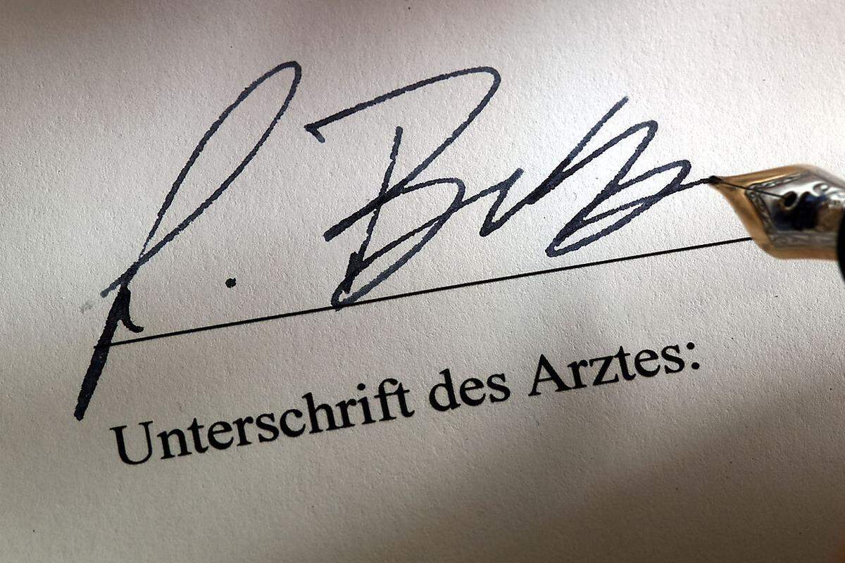 In der Übergangsphase mussten manche Ärzte dennoch mehr als 48 Stunden in der Woche arbeiten. Sie konnten sich freiwillig für ein sogenanntes Opt-out entscheiden, das ihnen ermöglichte, die vorgeschriebene Höchststundenanzahl zu überschreiten. Für all jene, die zwischen 1. Jänner und 1. Juli mehr als 48 Stunden pro Woche gearbeitet haben, gibt es pro Mehrstunde 33 Euro.