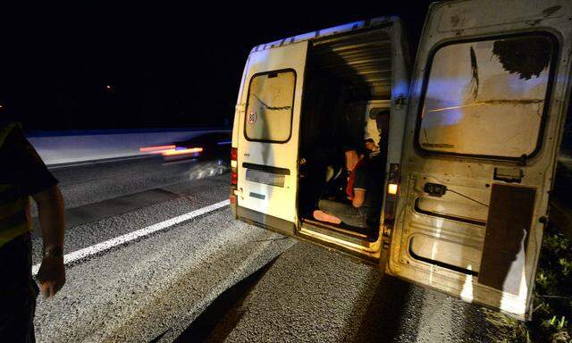 Bis zu 40 Menschen wurden pro Fahrt transportiert. (Symbolbild)