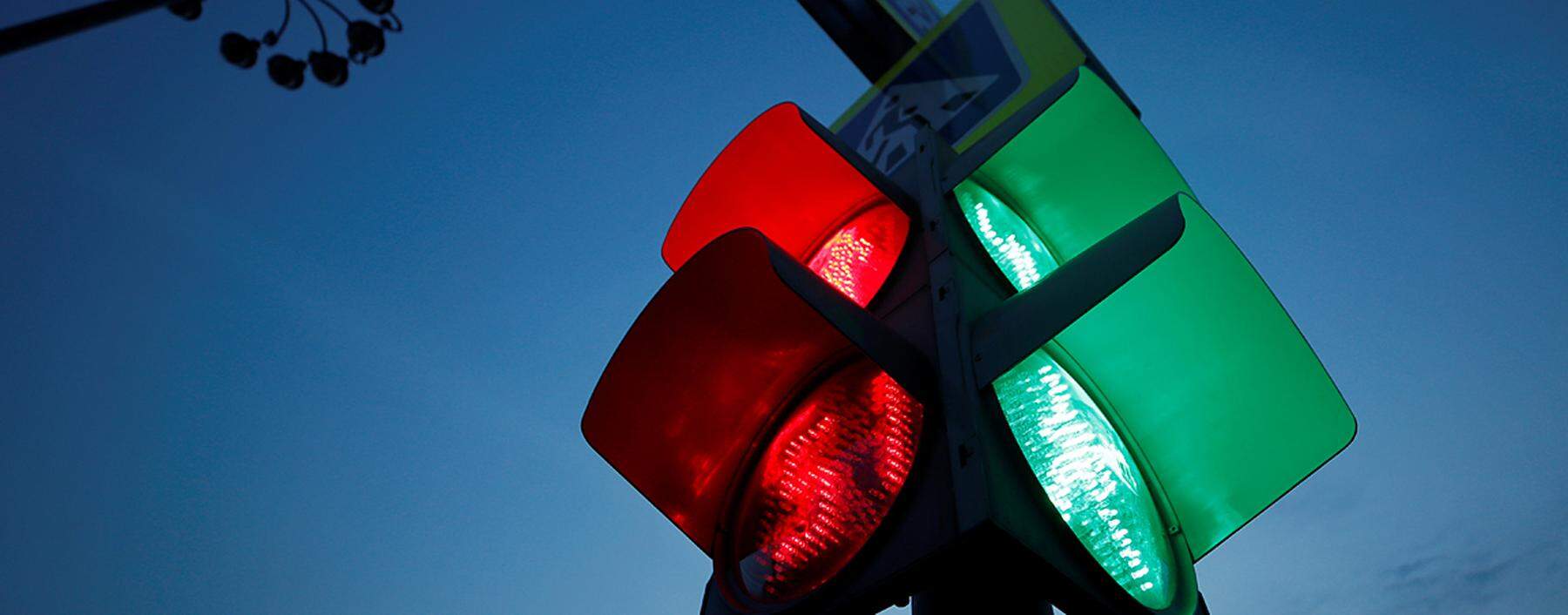 Traffic lights are seen in central Moscow
