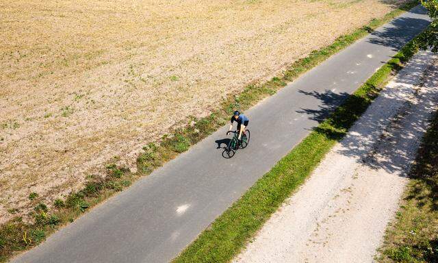 (Renn-)Radfahren ist eine gute Variante, um seinen Körper moderat auf eine Belastungssteigerung vorzubereiten.