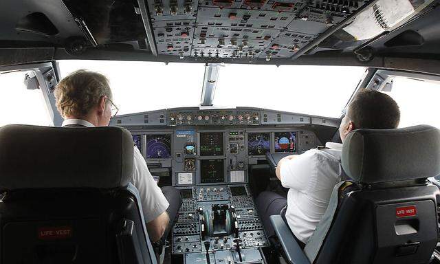 Archivbild: Cockpit einer A320.
