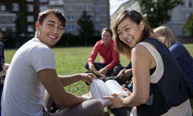 Im Rahmen von Erasmus+ stehen bis 2020 insgesamt 14,7 Milliarden Euro für Auslandsaufenthalte von Studenten, Lehrlingen und Lehrenden zur Verfügung.