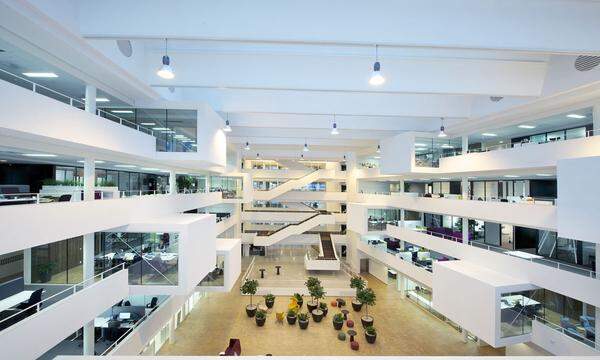 In die engere Auswahl der Jury ist das von Henning Larsen Architects geplante Einkaufszentrum Østensjøveien 27 in Oslo gekommen, und zwar in der Kategorie "Best Innovative Green Building".