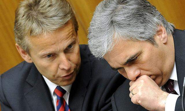  Bundeskanzler Werner Faymann (r.) und ÖVP-Klubobmann Reinhold Lopatka