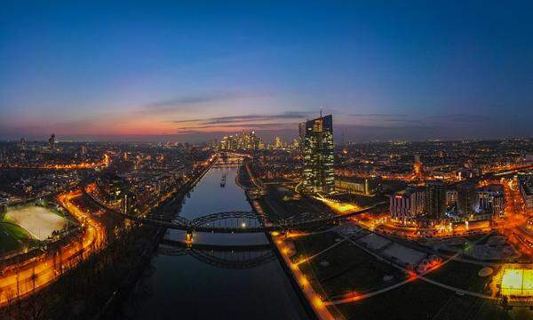 Skyline in Europas wichtiger Finanzstadt Frankfurt.