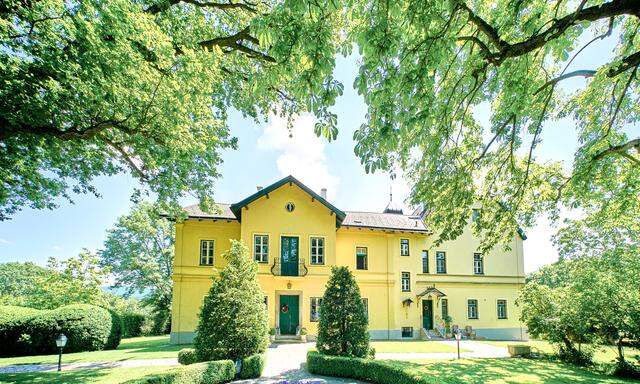 Das Herrenhaus in Maria Anzbach lockt mit 12.000 Quadratmetern Garten. 