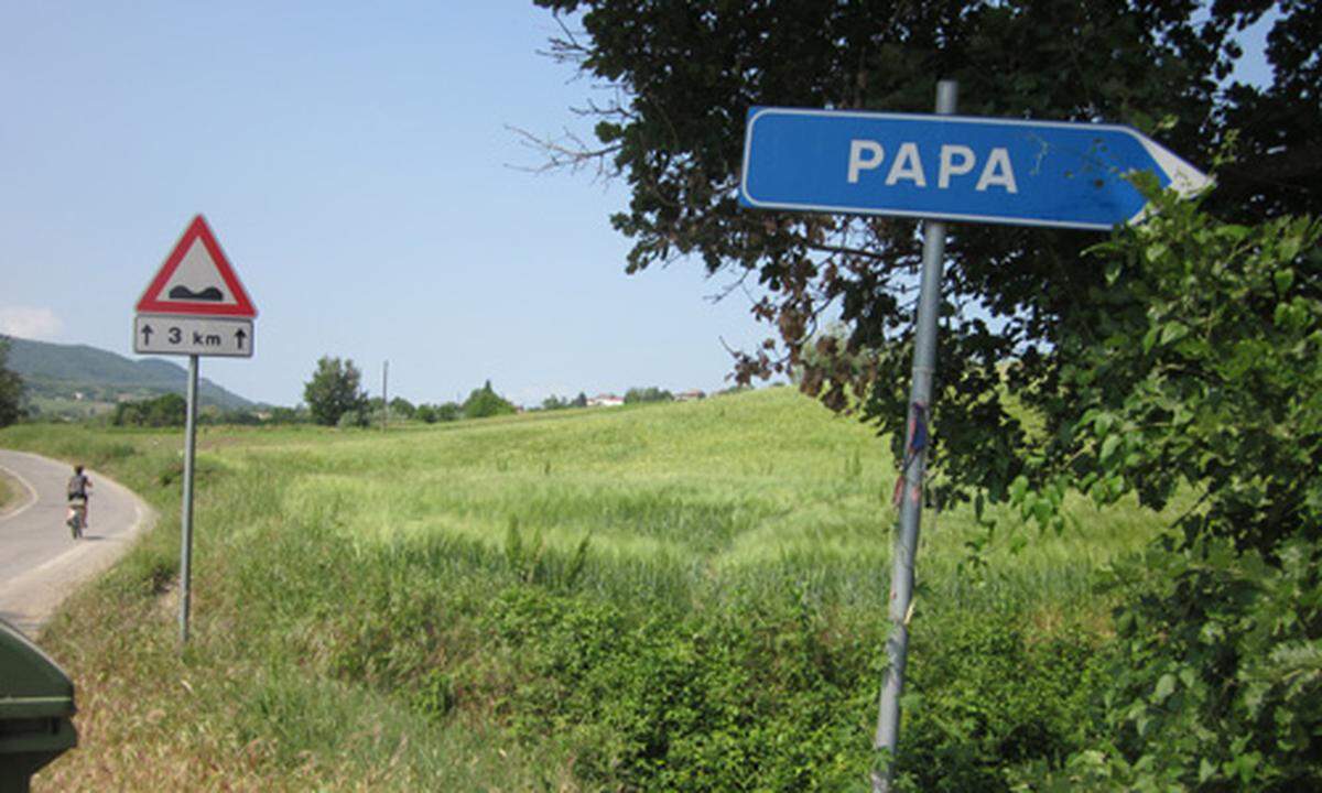 Die Emilia Romagna bietet beträchtliche Geheimnisse: Wer will, könnte hier nach Papa abbiegen.