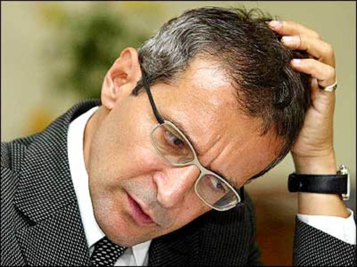 Der über die Estag-Affäre gestolperte frühere steirische Wirtschaftslandesrat Herbert Paierl wechselte ebenfalls zu Magna. Konkret zum Magna-Teilkonzern Cosma, zu dem auch das Presstec-Werk in Weiz gehört. Er ist zukünftig vor allem in Kanada tätig.