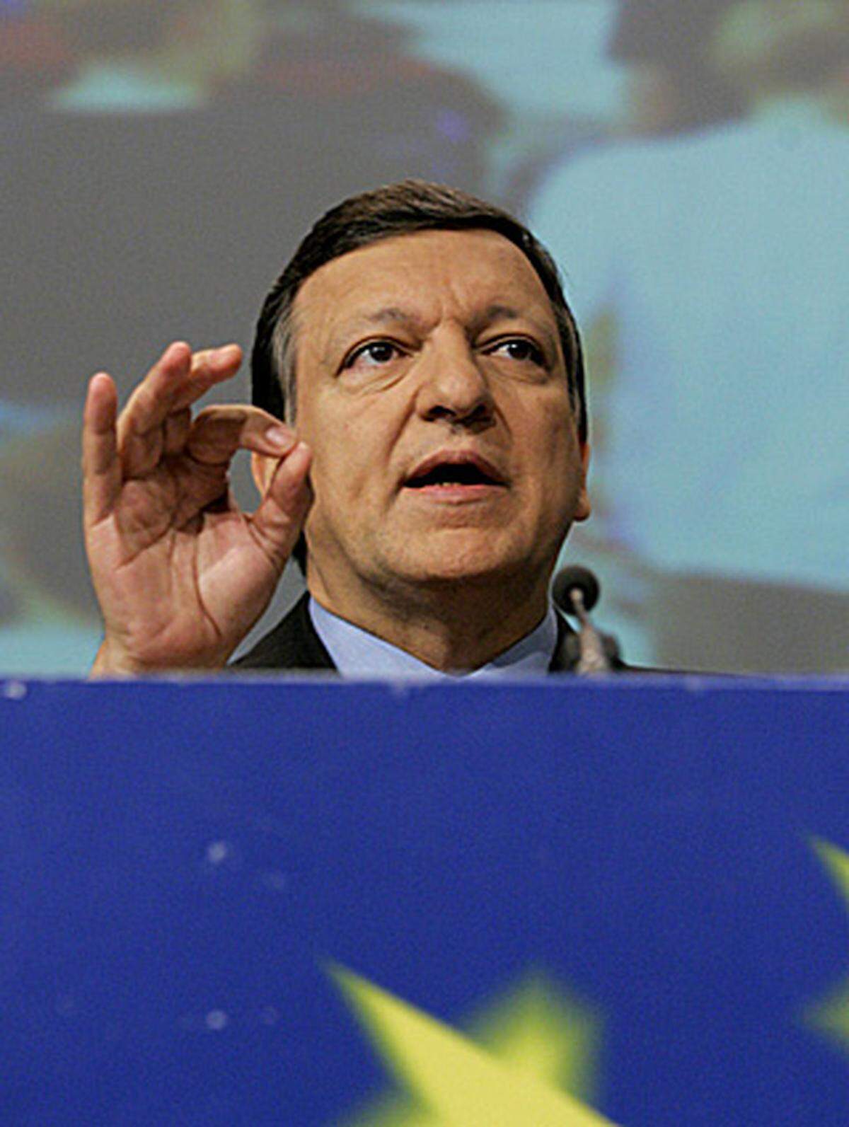 Barroso ist kein Visionär, sondern Realist. Er glaubt nicht, dass die Nationalstaaten Feinde Europas sind - er versucht hingegen, sie an die Hand zu nehmen und zu Kompromissen zu überzeugen. Er sieht sich da eher in der Rolle eines Schiedsrichters denn eines Präsidenten, der laute Machtworte spricht.
