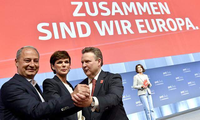 Bürgermeister Michael Ludwig (R), SPÖ-Chefin Pamela Rendi-Wagner (Mitte) und EU-Wahl Spitzenkandidat Andreas Schieder