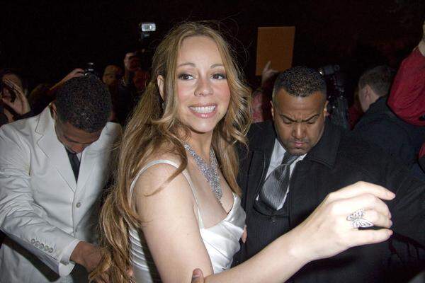 Popsängerin Mariah Carey (44) und ihr Ehemann Nick Cannon (33) leben zurzeit getrennt voneinander. Das bestätigte der 33-Jährige der Promiplattform "Yahoo Celebrity". "Es gibt Ärger im Paradies. Wir leben seit ein paar Monaten in verschiedenen Häusern", ließ sich Cannon am Donnerstag (Ortszeit) zitieren.