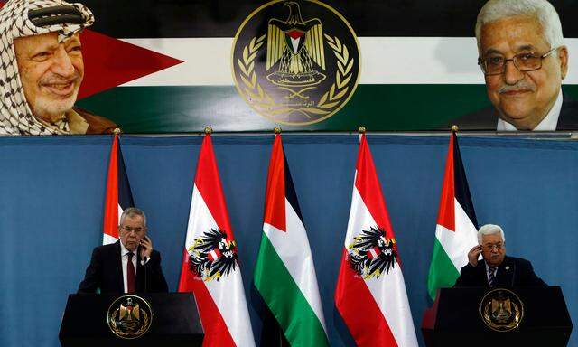 Pressekonferenz vor wuchtiger Kulisse: Bundespräsident Van der Bellen besuchte zunächst den Palästinenserpräsidenten Abbas, bevor er nach Jerusalem zu einem Treffen mit Premier Netanjahu eilte.