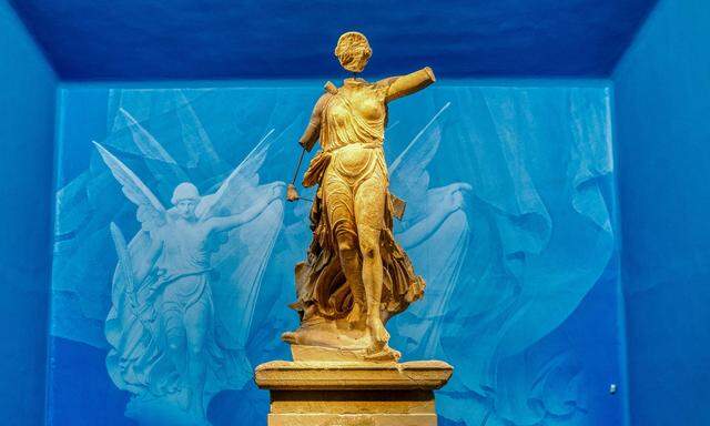 Archäologisches Museum von Olympia, Marmorstatue der Siegesgöttin Nike