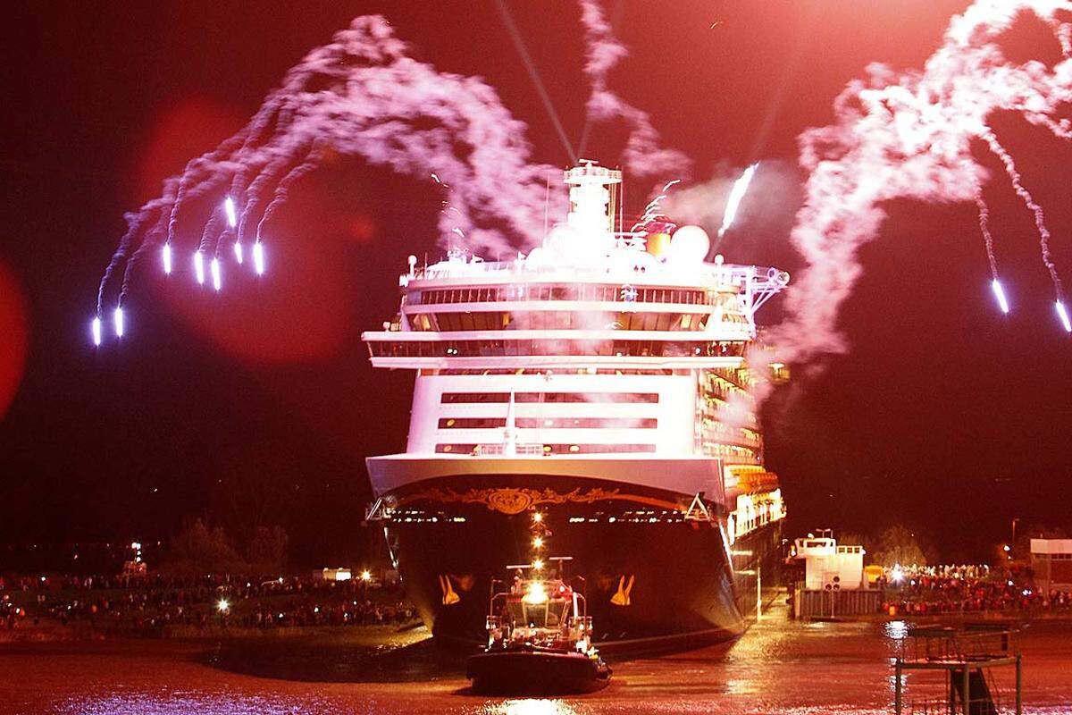 Platz 7 - "Disney Dream". Die "Disney Dream" der Disney Cruise Line hat eine BRZ von 129.690 und eine Länge von 339,8 Meter. 2500 Passagiere kann sie aufnehmen.