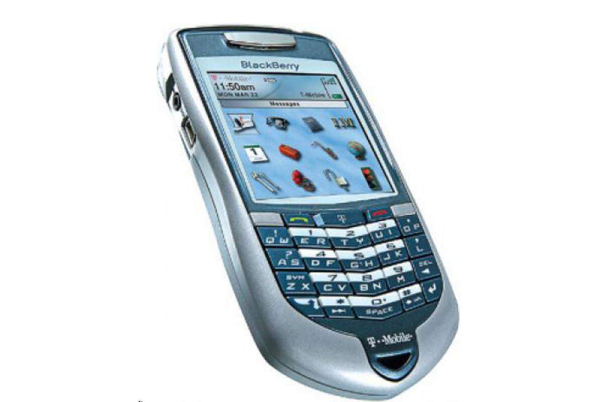Ab 2003 begannen die Kanadier sich vermehrt auf den Privatkunden-Markt zu konzentrieren. Mit dem BlackBerry 7100t wurde die Suretype-Tastatur eingeführt. Das Gerät kostete zum Markstart 98 Euro und bot ein Display mit 240 x 260 Pixeln. Der Akku fasste 1100 mAh. Ein Schritt, der sich bezahlt machte. 2005 registrierte das Unternehmen den fünfmillionsten Kunden. Bis Juni 2007 stieg die Zahl auf neun Millionen an.