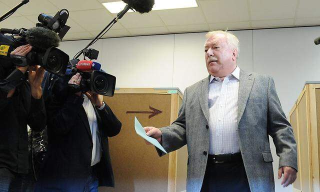 Archivbild: Bürgermeister Häupl bei der letzten Wien-Wahl im Oktober 2010