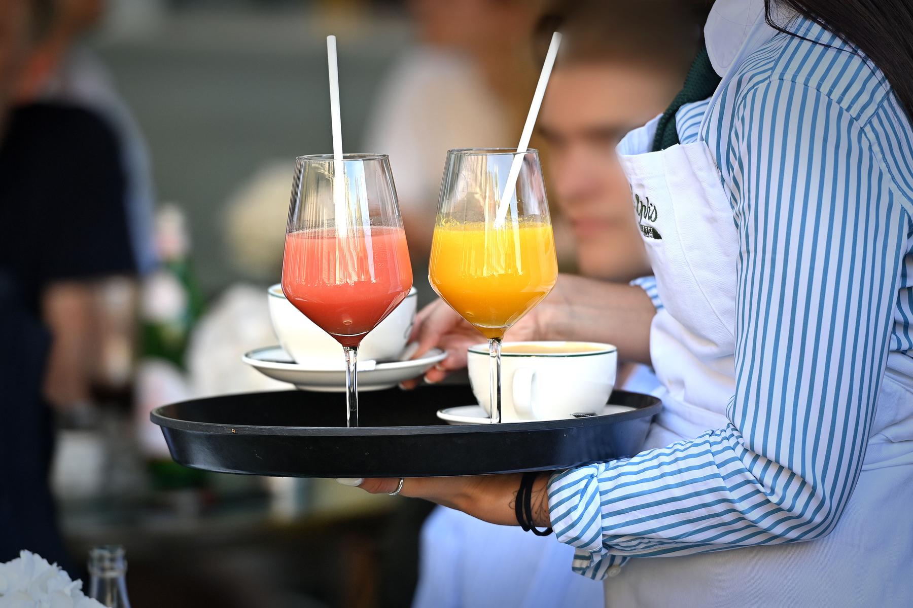 Pauschale für alle: Regierung einigt sich auf Trinkgeld-Reform [premium]