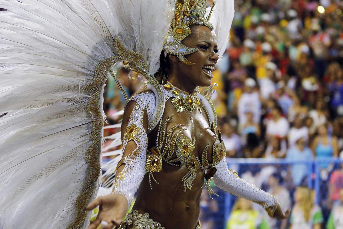 Am ersten Samba-Abend (Sonntagnacht) machte die Samba-Schule Imperio da Tijuca den Auftakt.