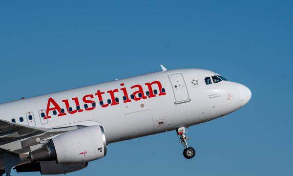 Symbolbild einer A 320-Maschine am Flughafen von Palma de Mallorca der AUA.