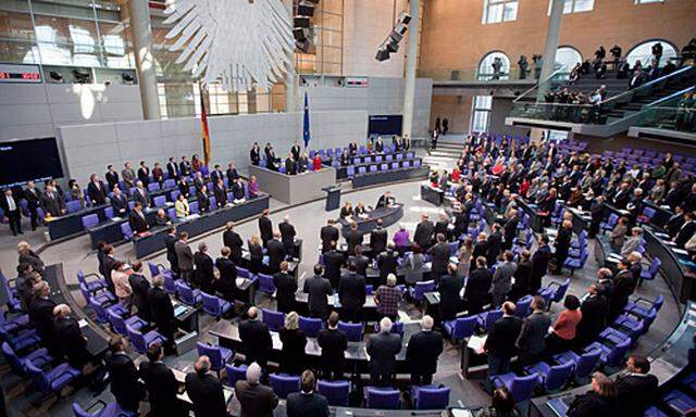 Im Deutschen Bundestag wurde die Mordserie von Neonazis thematisiert.