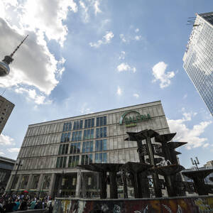 Nicht unweit des Alexanderplatz in Berlin entsteht René Benkos Hochhaus „Beam“. 