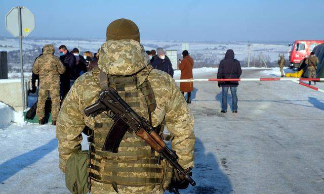 Kiew meldete am Freitag einen verletzten Soldaten im Donbass