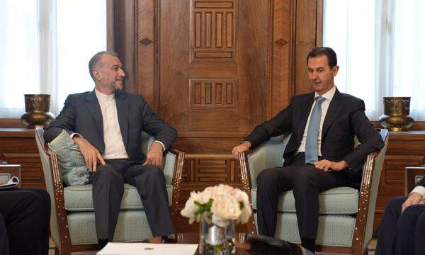 Syriens Präsident Baschar al-Assad empfängt Irans Außenminister Hossein Amir-Abdollahian in Damaskus Mitte Februar. 