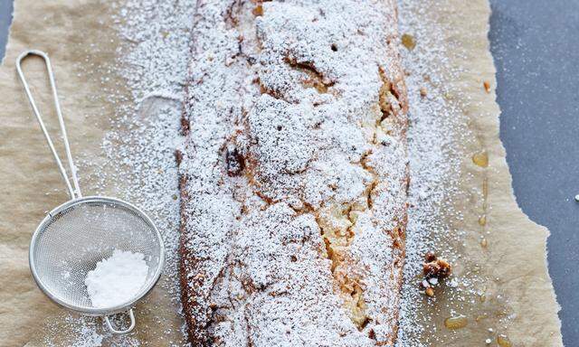 Der Christstollen erinnert in seiner Form an das gewickelte Jesuskind und ist somit ein Gebildebrot.