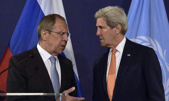 (v.l.), Russlands AM Sergej Lawrow, US- Außenminister John Kerry am Dienstag, 17. Mai 2016, im Rahmen von Konferenzen zu Syrien und Libyen in Wien.