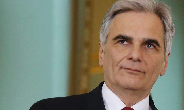 Werner Faymann: Der Ex-Bundeskanzler sondiert gerade Auftraggeber.