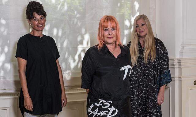 Erprobt. Maria Oberfrank, Zigi Mueller-Matyas und Elvyra Geyer (v. l.) initiierten und organisieren die Modewoche vor dem Wiener MuseumsQuartier.