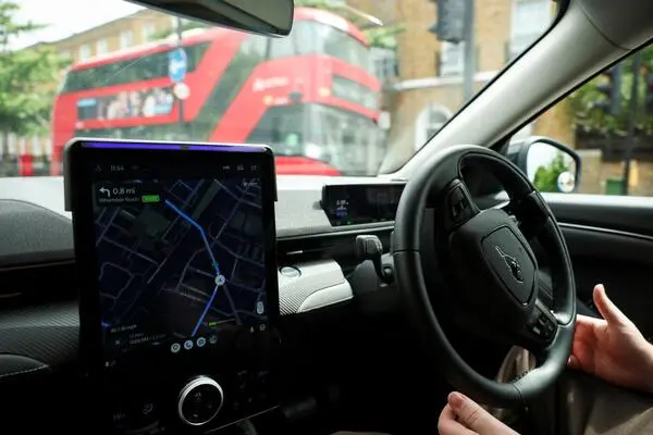 Bei einer Testfahrt mit der Software von Wayve in London im Juni 2026. 