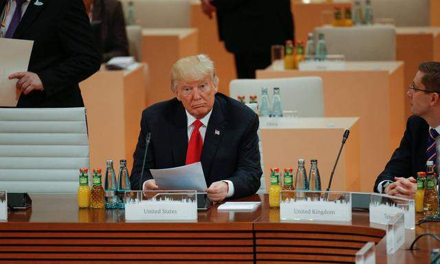 In Hamburg war ihm Aufmerksamkeit sicher. Nun wird er zu Hause wieder gegrillt: US-Präsident Donald Trump. 