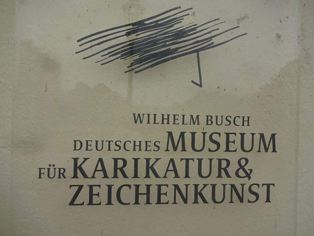 In den Herrenhäuser Gärten (namentlich im Georgengarten, einem Stadtpark in englischem Stil) beherbergt das Georgenpalais das Wilhelm-Busch-Museum mit seiner bedeutenden Sammlung an satirischer Karikaturen-Kunst …