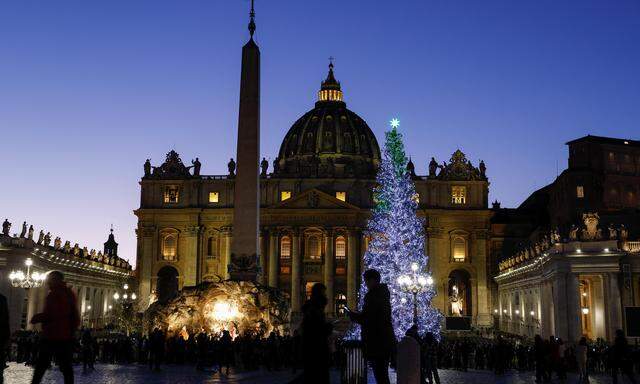 Weihnachtszauber am Petersplatz im Vatikan.