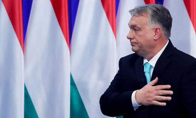 Ungarns Regierung unter Viktor Orbán wurde von Brüssel mehrfach kritisiert, dass sie öffentliche Aufträge, die mit EU-Fördermitteln finanziert werden, beliebig vergibt. 